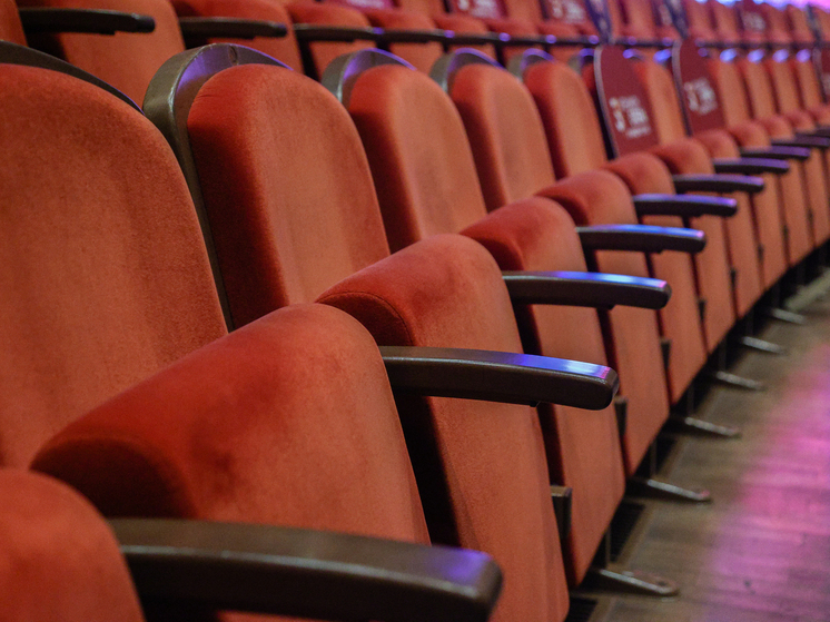 Бальзаминову теперь сорок: переосмысление возраста героя в театре «Современник»