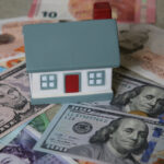 Чем больше детей, тем ниже ставка: кто сможет получить семейную ипотеку под 2-4%