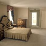 Эксперт рассказал о преимуществах и недостатках спален с собственной ванной