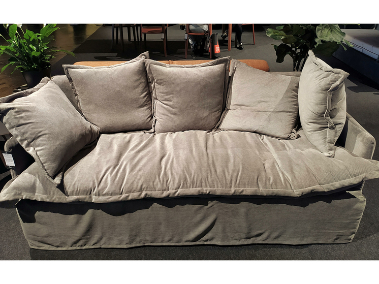 Производители кухонь и диванов возвращаются «в тень»