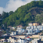 Прошла жара: В Сочи впервые упали объемы предложения курортной недвижимости