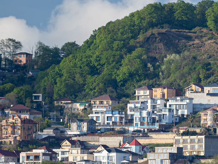 Прошла жара: В Сочи впервые упали объемы предложения курортной недвижимости