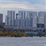 Выгодная инвестиция: Подмосковные новостройки премиум-класса стоят в три раза дешевле московских