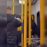 Конфликт в польском трамвае: местные мужчины напали на украинцев из-за языка (видео)»>