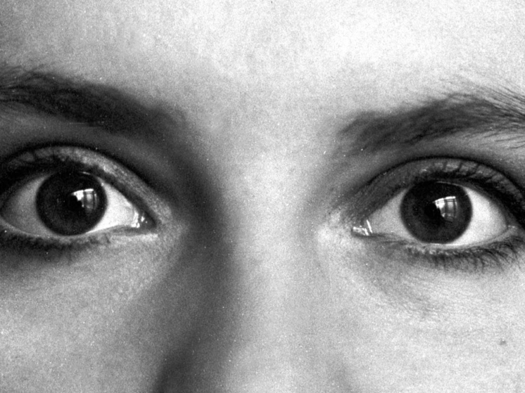 Музыкальный ритм бессознательно синхронизировался с морганием глаз