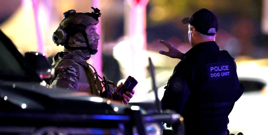 Стрельба на пляже в Сиднее: мужчина, который обезоружил нападавшего, получил ранения (фото)»>