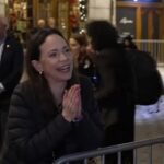 Тайная операция со спецназом и бурным морем: как нобелевскую лауреатку везли в Осло»>