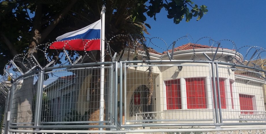 Готовил побег: российский дипломат, умерший на Кипре, был агентом ГРУ, — СМИ»>