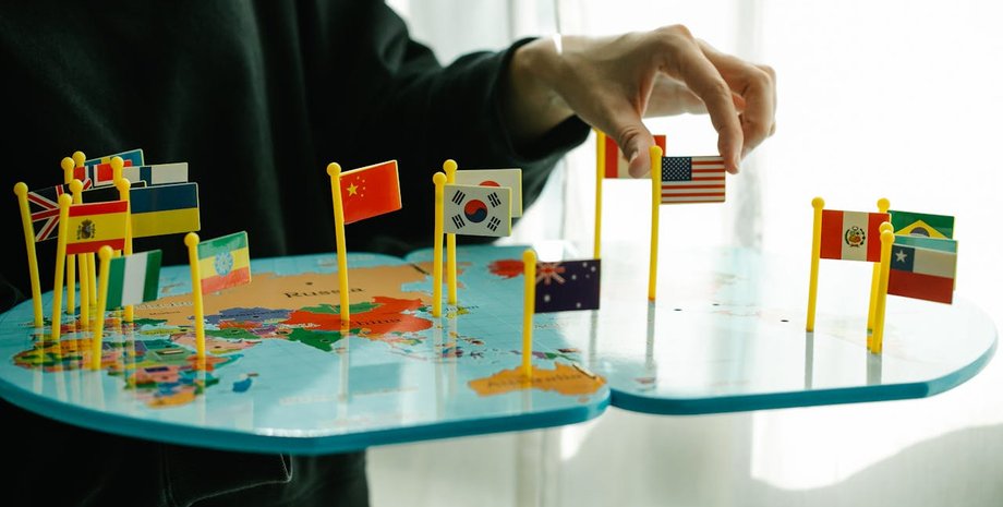 Как будет делиться мир в XXI веке: могут ли быть эффективными альянсы без участия США»>