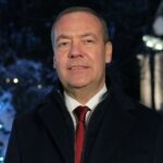 «Не играйте в игры с Россией»: Медведев ответил на послания Госдепа США (фото)»>