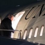 Самолет, на котором Трамп вылетел в Давос, экстренно вернули в США: что произошло»>