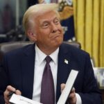 The Economist выпустил обложку с Трампом без рубашки на медведе: что она означает (фото)»>