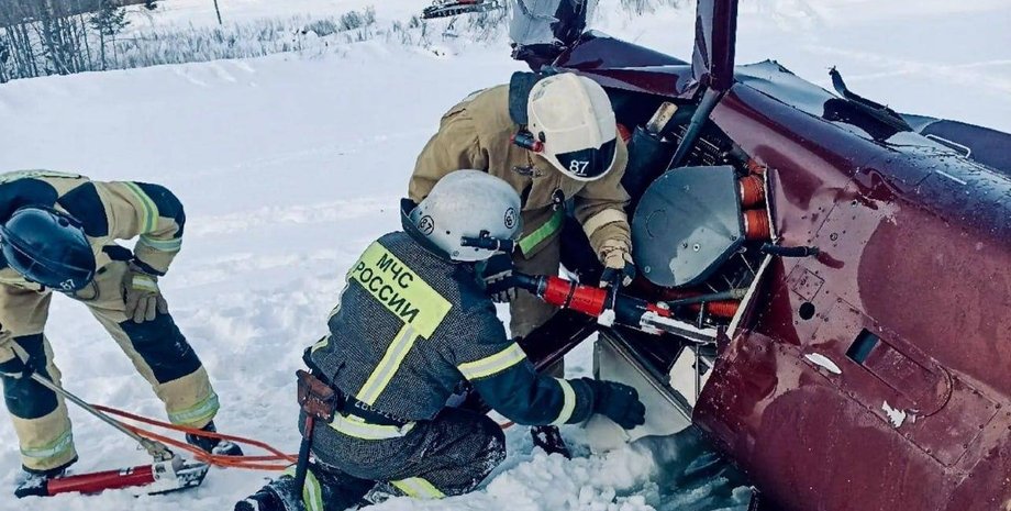 В РФ разбился вертолет с олигархами, которые помогали в войне против Украины (видео)»>