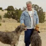 Эпштейн построил «тайный крематорий» на своем ранчо, — The Sun (видео)»>