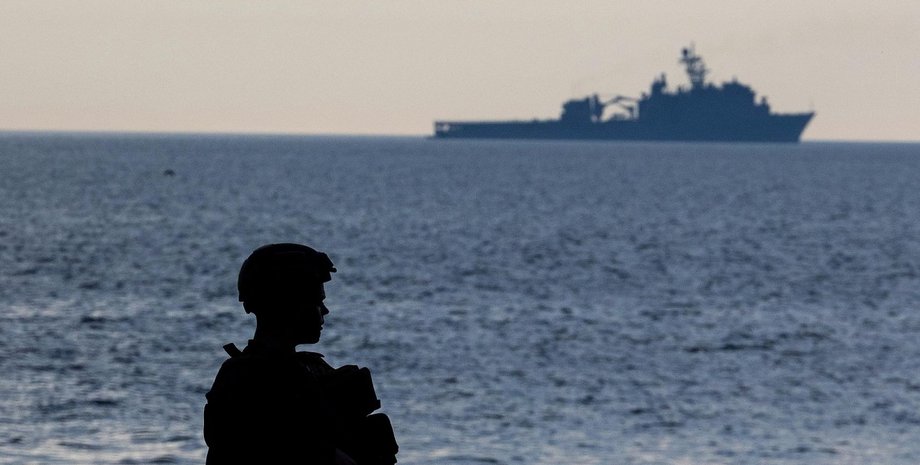 Консервы, радио и виски: как шведы готовятся к вероятной войне с Россией (видео)»>