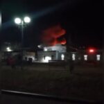 6500 км от Украины: в РФ горит единственный завод, где производят истребители Су-35 и Су-57 (видео)»>