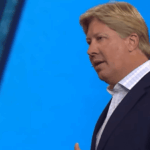 В США из тюрьмы вышел основатель мегацеркви и духовный советник Трампа: за что его осудили»>