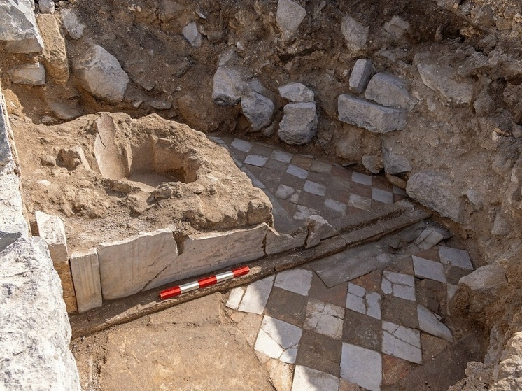 Эксперты нашли способный переписать историю крещения редкий мраморный артефакт